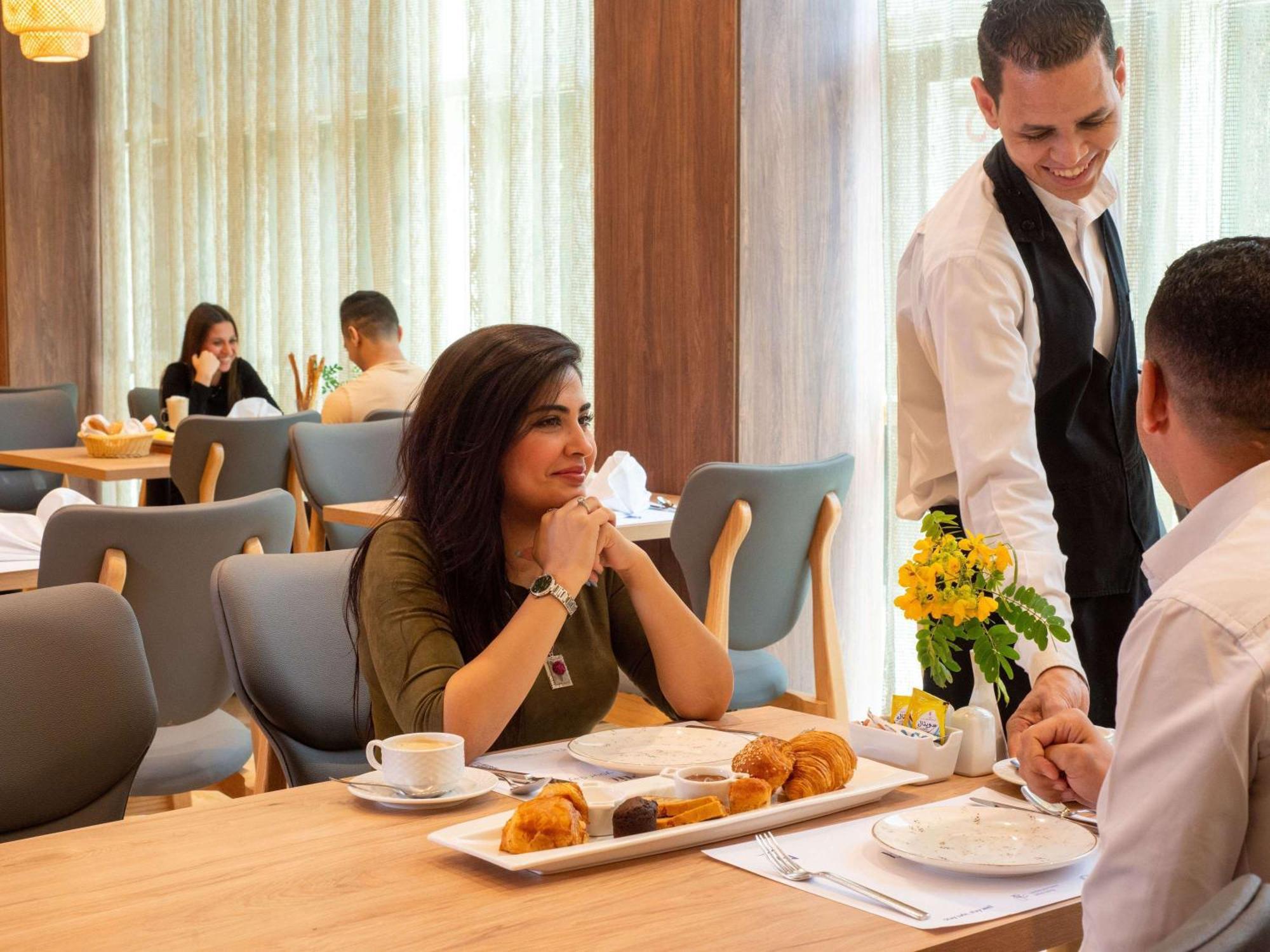 Novotel Cairo El Borg Giza Bagian luar foto